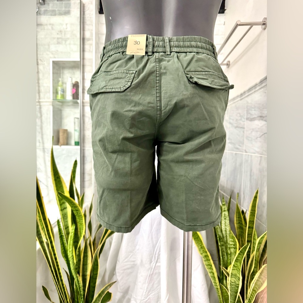 NWT Cotton/spandex quality fabric Men's olive green  cargo shorts